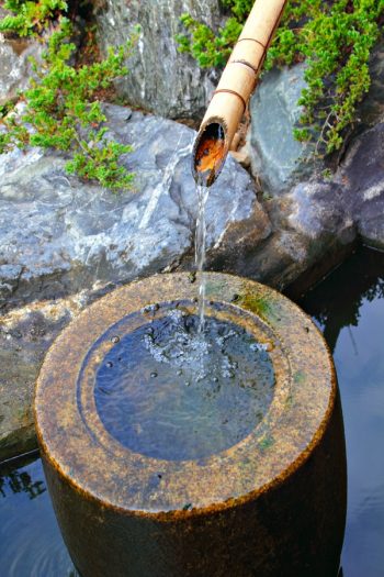 Here are some amazing and easy to make DIY garden waterfalls that are a great addition to any backyard. Whether you have a big space, or a small corner, there's a garden waterfall idea here for you. They are so relaxing! 