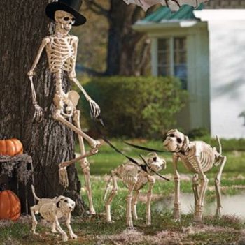 13 Spooky Halloween Yard Decor Ideas| Halloween Yard Decorations, Halloween Yard Ideas, Halloween Yard Ideas Scary, Yard Decorations, Yard Decorations DIY, Yard Decor Ideas, Popular Pin #HalloweenYardDecorations #HalloweenYardIdeas #HalloweenYardIdeasScary