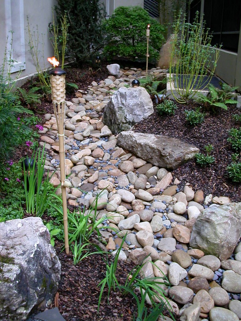 Dry creek beds, outdoor living, xeriscape ideas, popular pin, outdoor DIY, yard and landscape, landscaping hacks.