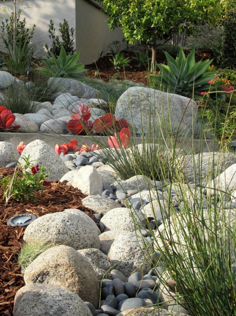 Dry creek beds, outdoor living, xeriscape ideas, popular pin, outdoor DIY, yard and landscape, landscaping hacks.