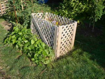 10 Ways to DIY Compost Bins