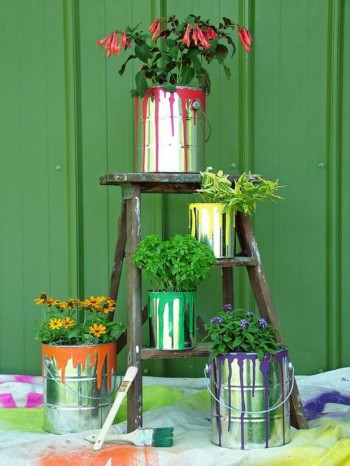 DIY gardening, outdoor living, outdoor gardening hacks, container gardening, DIY container gardening, popular pin, garden, gardening tips and tricks.