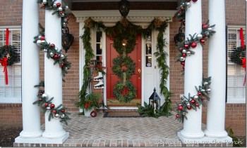 15-ways-to-decorate-your-christmas-front-porch6