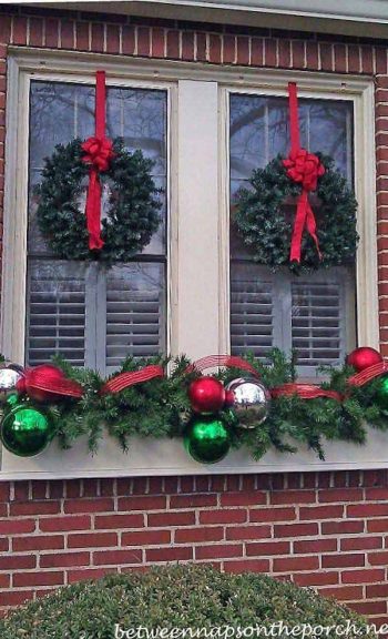 simple christmas window boxes