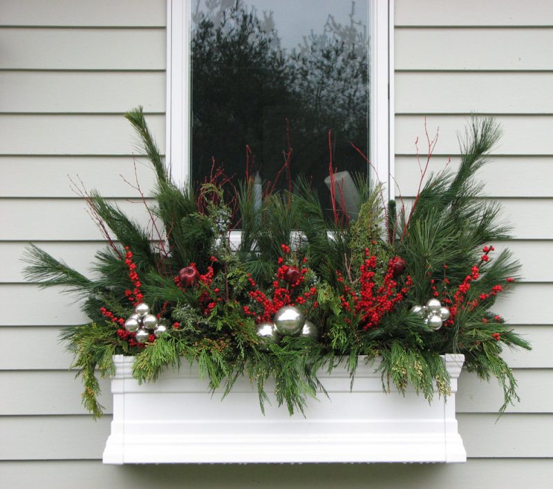 20 Easy Holiday Window Box Ideas ~ Bless My Weeds 4875