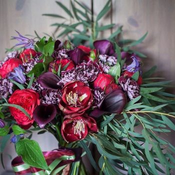 15-winter-floral-arrangements-that-will-leave-you-speechless11