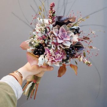 15-winter-floral-arrangements-that-will-leave-you-speechless3