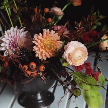 15-winter-floral-arrangements-that-will-leave-you-speechless9