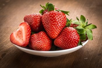  How to Grow Strawberries| Gardening, Gardening Tips and Tricks, How to Grow Strawberries in Pots, Container Gardening, Container Gardening Tips and Tricks, Gardening Hacks, Gardening Fruit for Beginners, Strawberry Growing Tips and Tricks