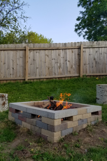 Fire Pit Ideas For The Backyard On A, How To Make A Fire Pit With Square Pavers